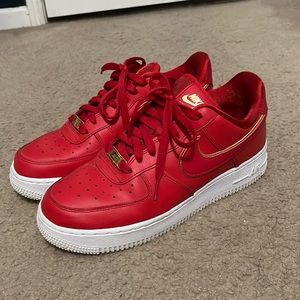 Woman’s 8.5 Air Force 1 Low 'Red Gold Swoosh